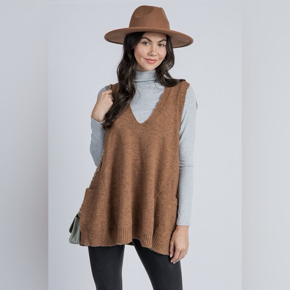 Bad Little Country Girl M/L POCKET SWEATER VEST PECAN​​